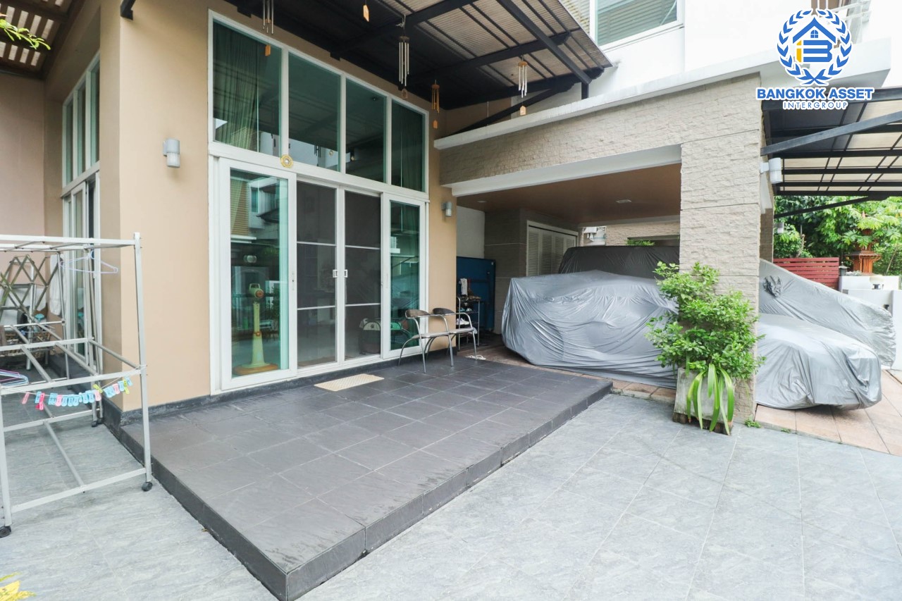 *****บ้านเดี่ยวมือสอง ม. ไพรมารี่ เพรสทีจ รัชดา-รามอินทรา บ้านเดี่ยว 3 ชั้น พร้อมเข้าอยู่ ฟังก์ชัน 5 ห้องนอน 5 ห้องน้ำ 2 ที่จอดรถ ภายในสวย บ้านใหม่ บนเนื้อที่กว่า 52 ตร.ว. พื้นที่ใช้สอยมากถึง 350 ตร.ม. บนทำเลศักยภาพ เชื่อมต่อ ถ.รามอินทรา, ถ.พหลโยธิน, ถ.สุขาภิบาล5 เดินทางสะดวก ใกล้ทางด่วน "เอกมัย-รามอินทรา" และรถไฟฟ้า "นพรัตน์"